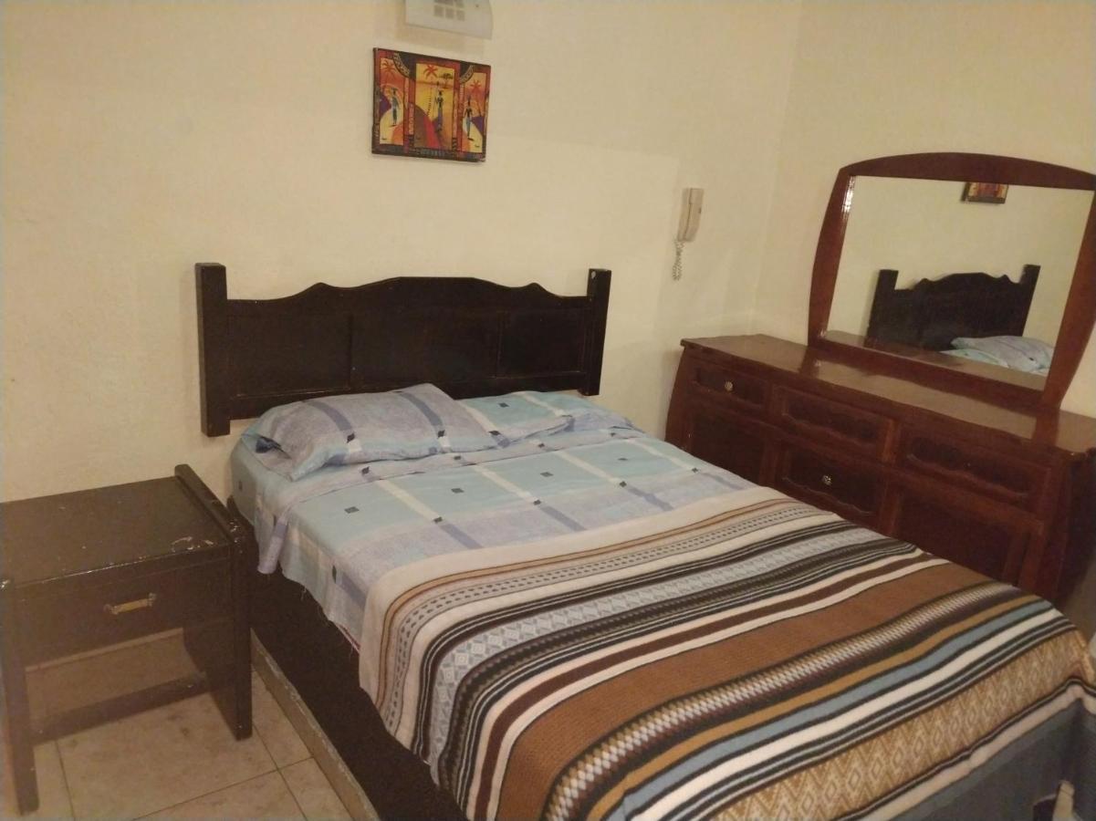 Premier Hotel *